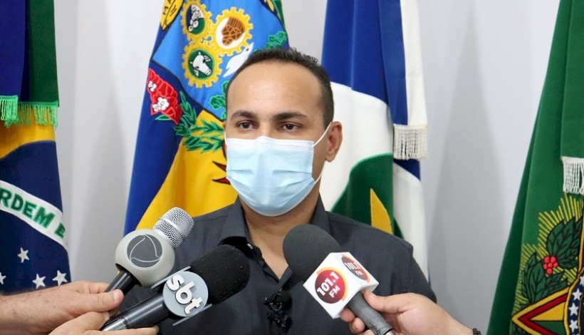 Prefeito Marcos Icassati concede entrevista e tranquiliza população