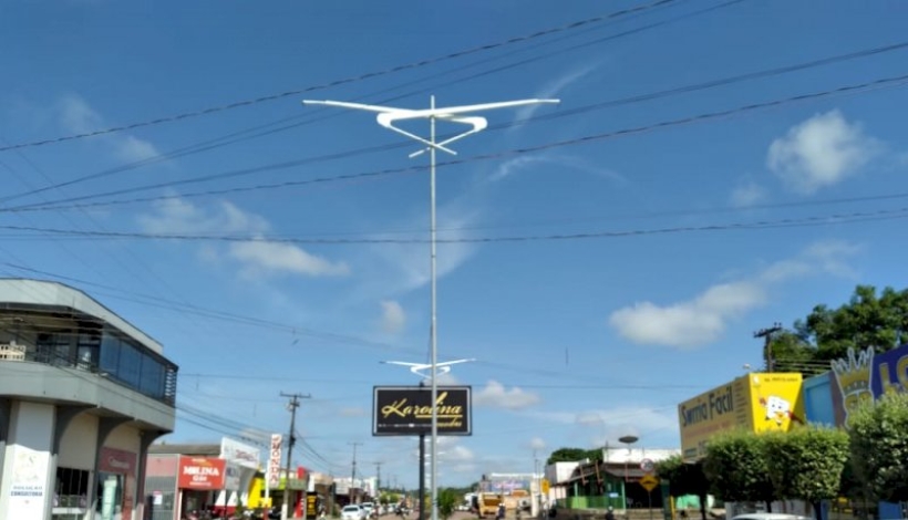 Prefeitura notifica empresa para Manutenção da Iluminação Ornamental das Avenidas Brasil e Itamar Dias