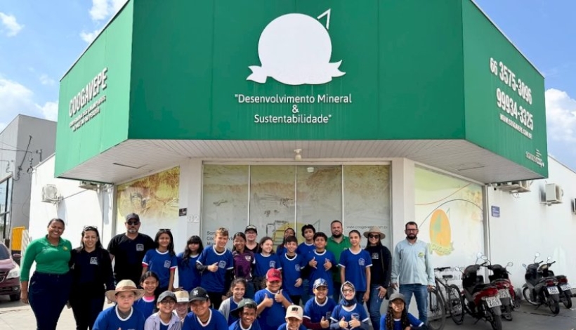 Estudantes da Escola Cecilia Meireles conhecem Atividade Garimpeira 