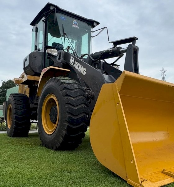 Matupá recebe Pá Carregadeira do Promaq 