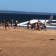 Avião faz pouso de emergência em praia de Portugal; dois banhistas morrem