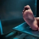 Marido encontra enfermeiro abusando de corpo da esposa morta
