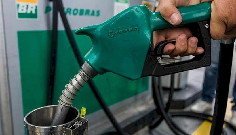 Petrobras aumenta preço do diesel e da gasolina nas refinarias a partir desta quarta