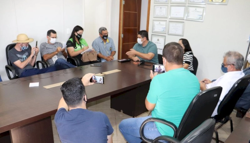 Vacina Guarantã: Em coletiva Prefeito e Diretora do Hospital pedem conscientização 