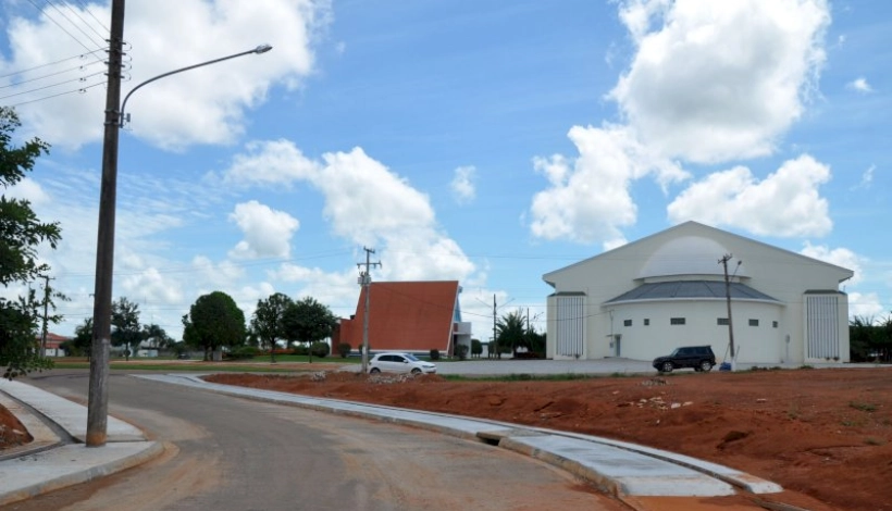 Prefeitura de Matupá está construindo Calçadas em vias asfaltadas da ZC1