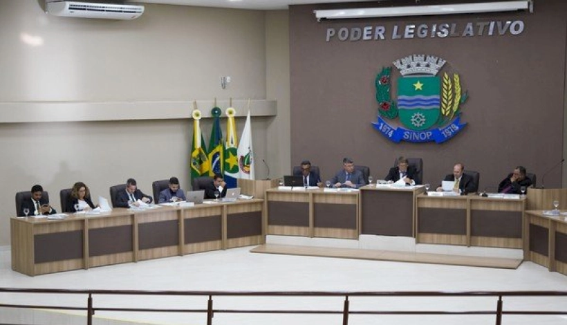Vereadores de Sinop aprovam reajuste dos próprios salários e de prefeita