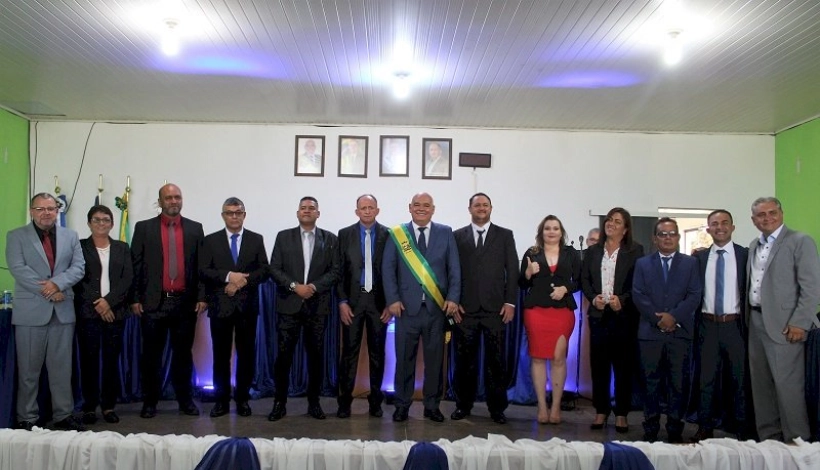 Prefeito Maurício Ferreira, Vice e 11 Vereadores são empossados em sessão solene