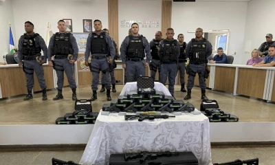Deputado Diego Guimarães participa de entrega de armamentos ao 15º CRPM