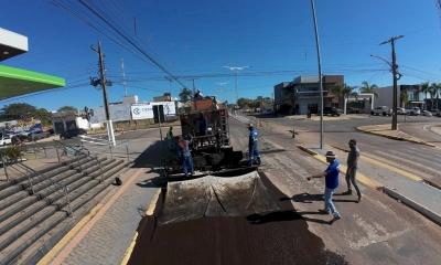 Mais de 22 km de vias estão recebendo micropavimento asfáltico em Peixoto