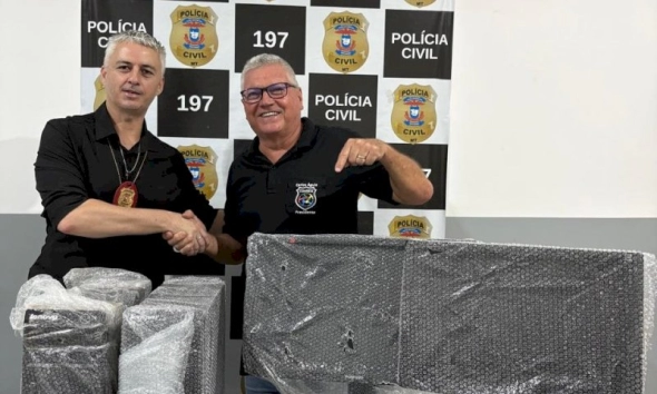 DEPOL recebe computadores do Conseg Matupaense
