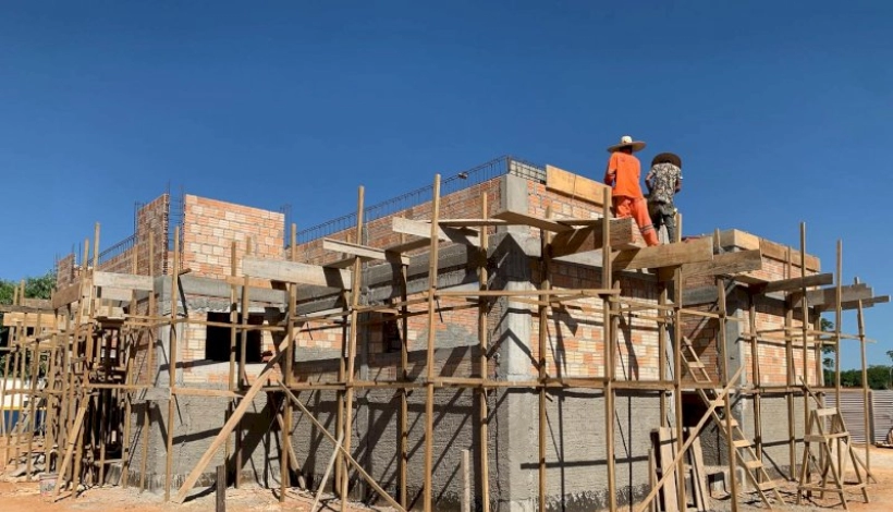 Seguem obras do PSF Industrial em Matupá