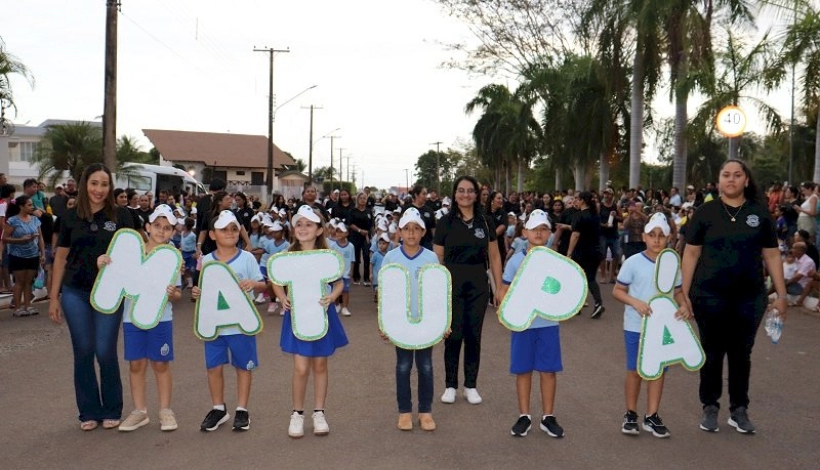 Milhares participam do desfile cívico da Independência em Matupá