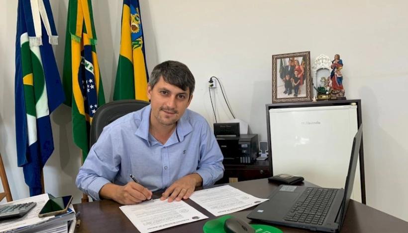 Prefeito Bruno Mena anuncia reajuste de 14,95% para profissionais da educação