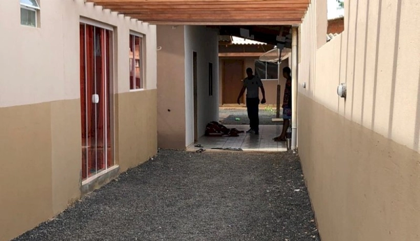 Jovem de 19 anos é morta dentro de casa