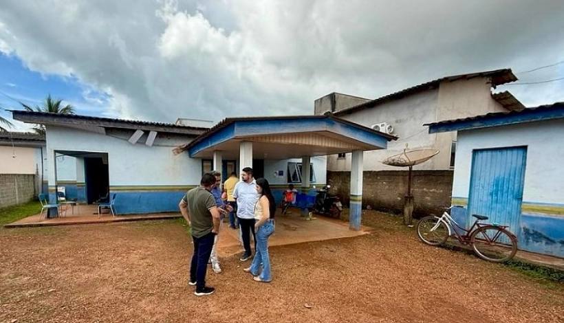 Prefeito vistoria Postos de Saúde e garante providências urgentes