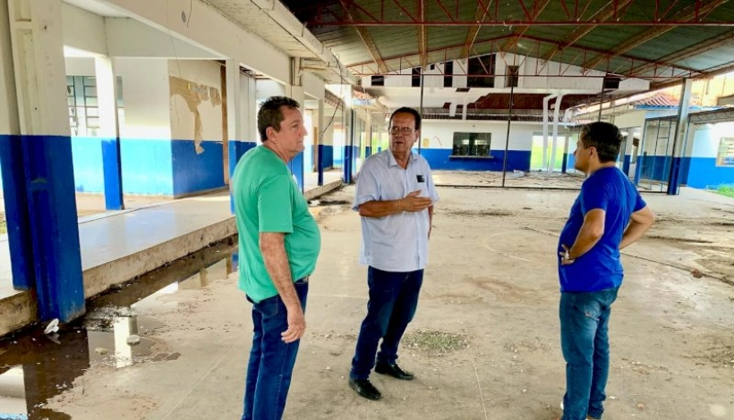 Prefeito Eleito visita Escola que foi fechada no Bairro Jerusalém