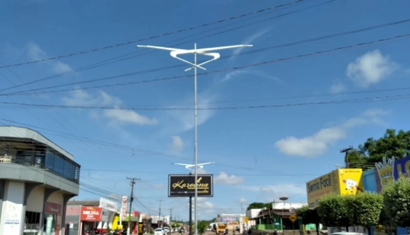 Prefeitura notifica empresa para Manutenção da Iluminação Ornamental das Avenidas Brasil e Itamar Dias